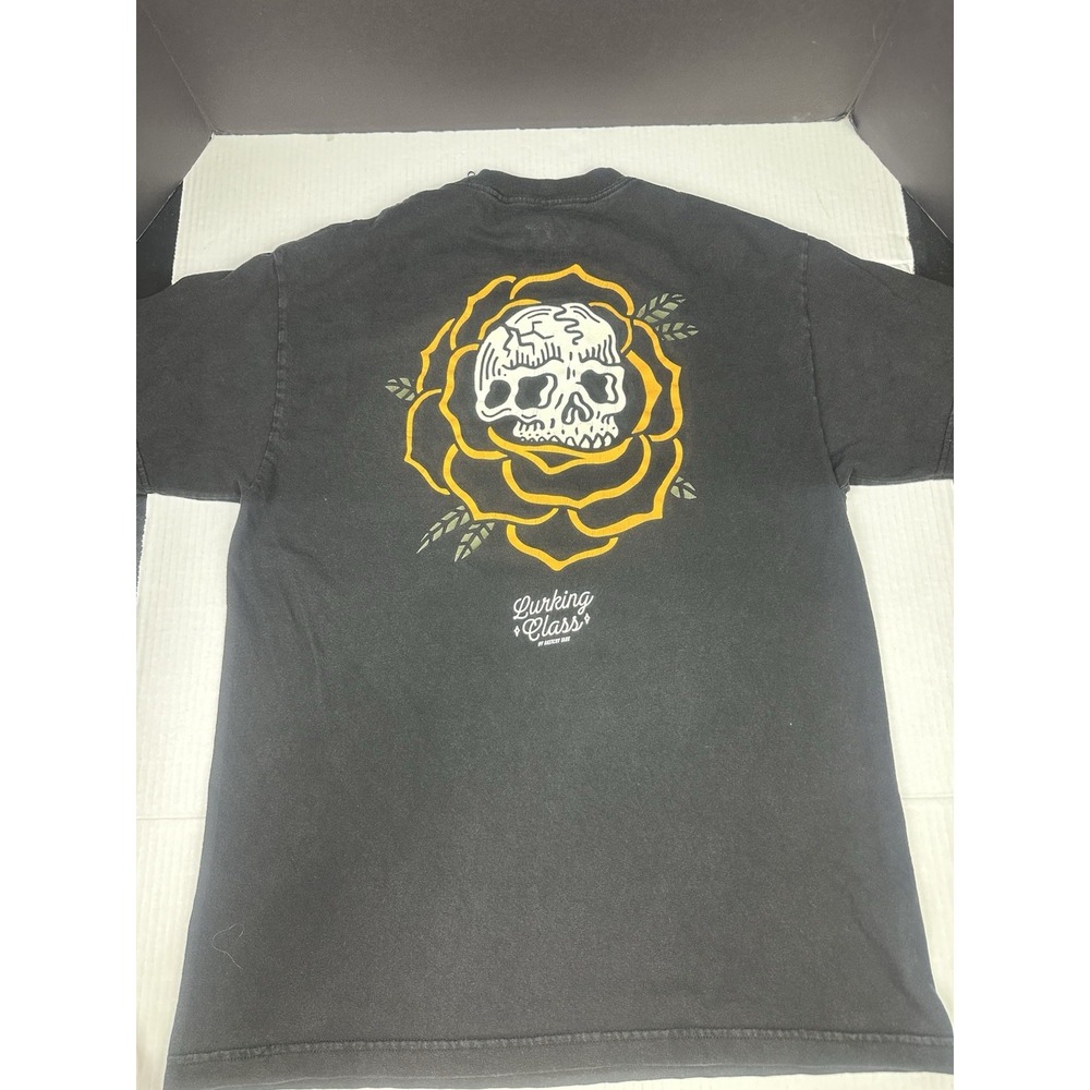 Lurking Class by Sketchy Tank Rose With Skull Short Sleeve Tee size large